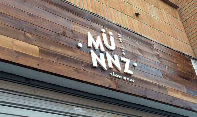 Cartel 4m fachada de MUNZ.